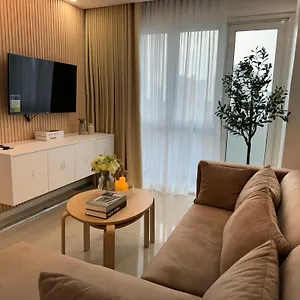 Aparthotel 100 West Makati