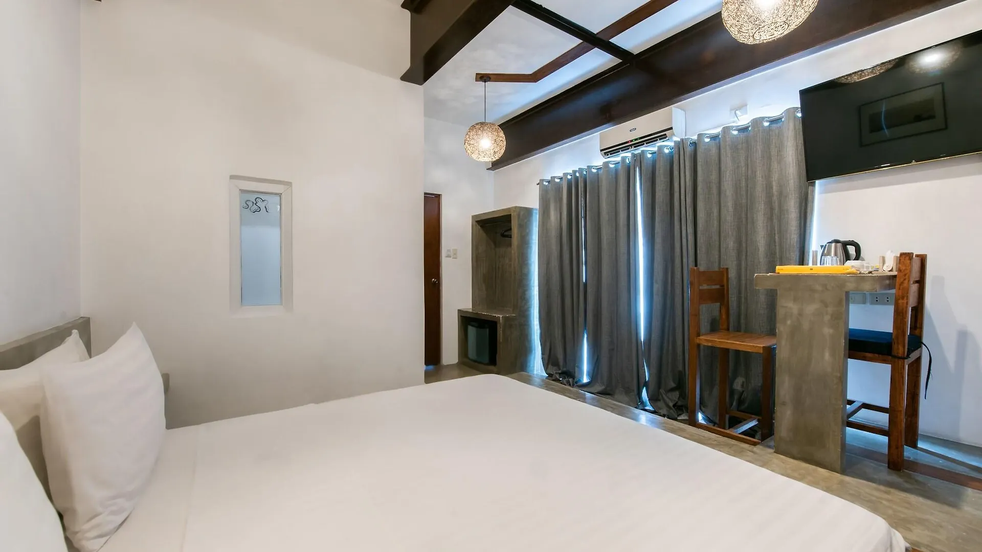 Element Boutique Hotel Makati City